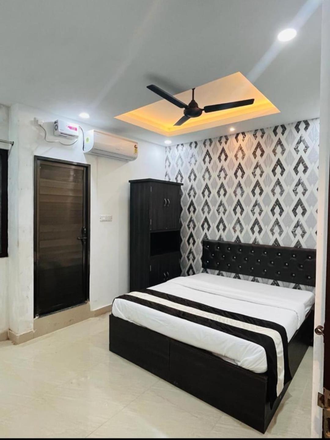 Hotel Shiv Mangalam Near Kashi Vishwanath Tample Варанаси Экстерьер фото