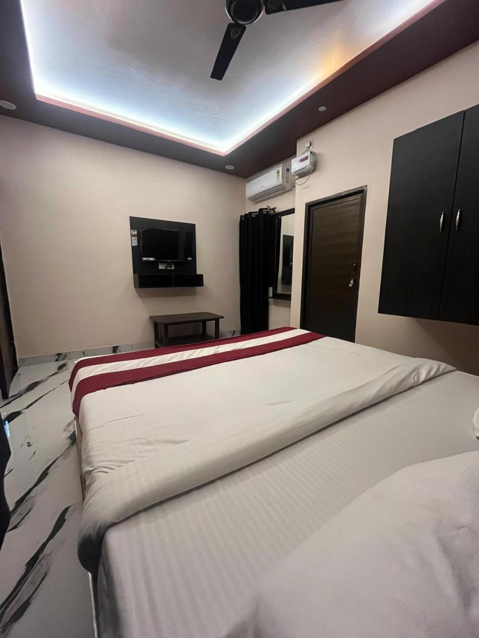 Hotel Shiv Mangalam Near Kashi Vishwanath Tample Варанаси Экстерьер фото